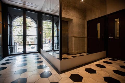 Euston Square Hotel — hotel reception