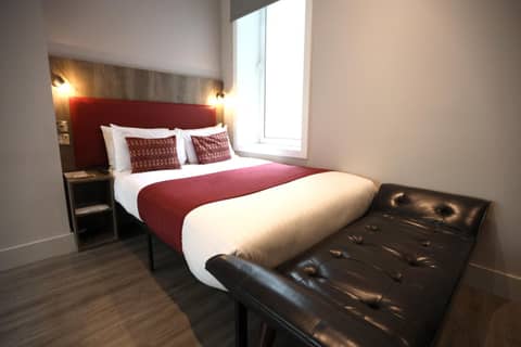 Euston Square Hotel — hotel room