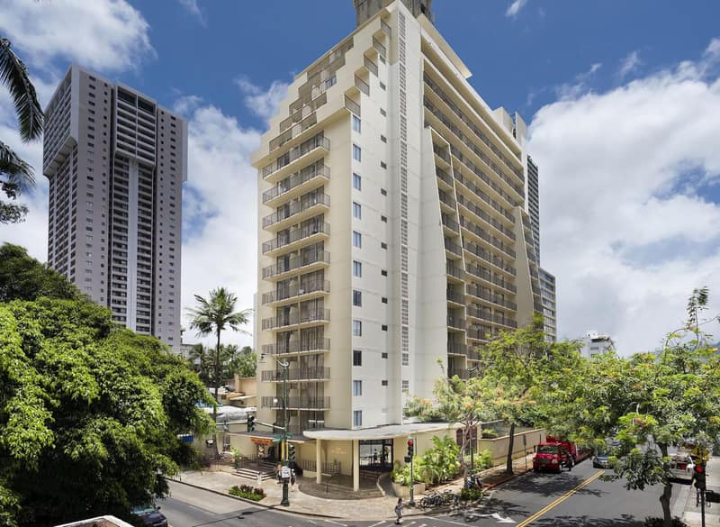 Ohia Waikiki Studio Suites — building