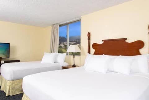 Ohia Waikiki Studio Suites — photo 4