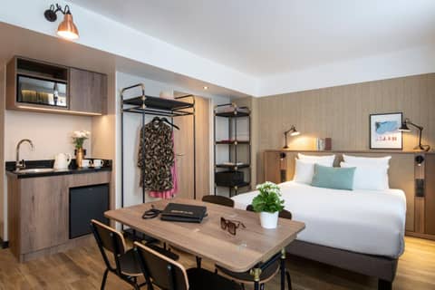 Novotel Suites Nice Airport — hotel room