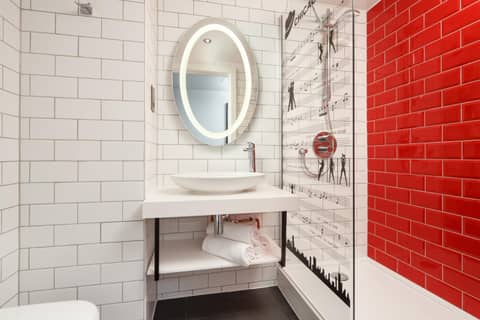 ibis Styles London Southwark - near Borough Market — bathroom