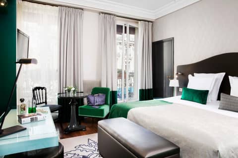 Edouard 7 Paris Opéra — hotel room