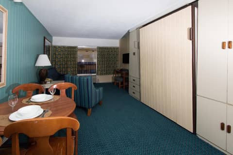 Peppertree By The Sea — hotel room