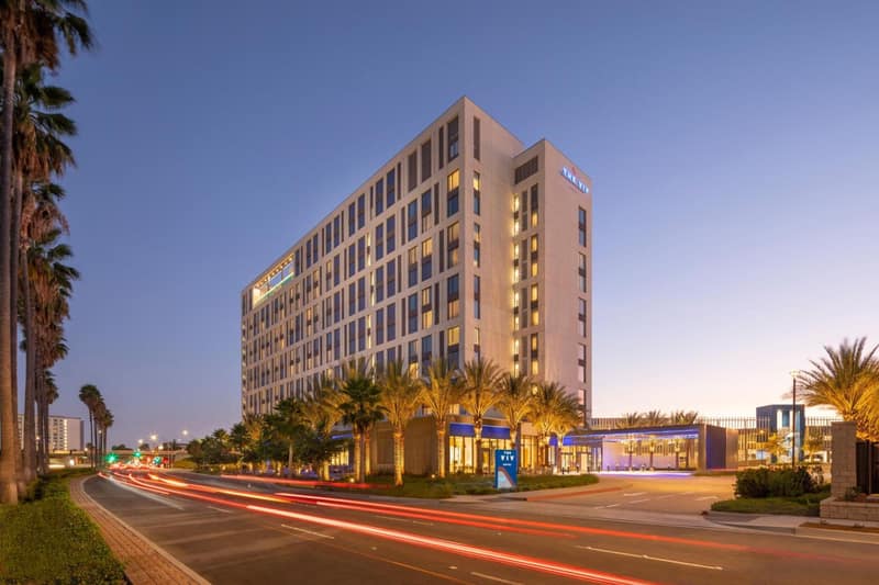 The Viv Hotel, Anaheim, a Tribute Portfolio Hotel — building