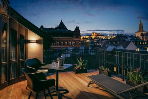 MOODs Charles Bridge — balance & terrace