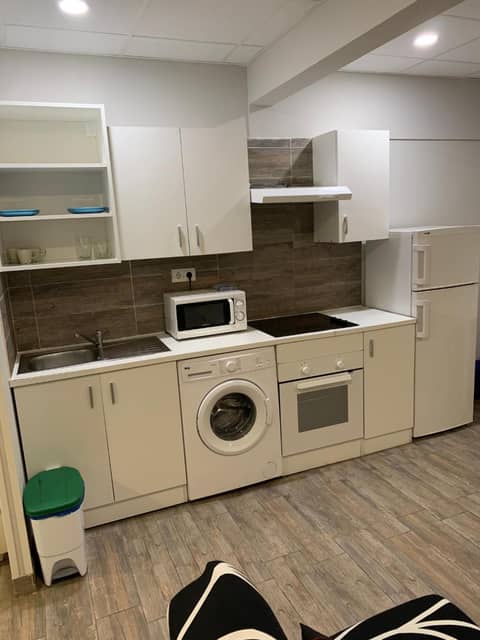 Estudios Bilbao Deusto — kitchen