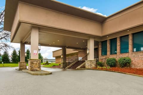 Comfort Inn & Suites Pittsburgh Fox Chapel — photo 4