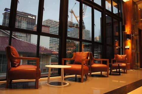 Serenotel Pattaya Beach Front — recepcion & lobby