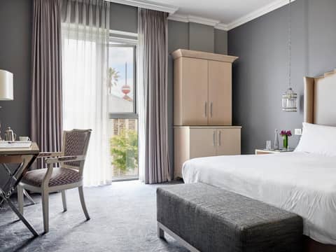 Queen Victoria Hotel by NEWMARK — hotel room