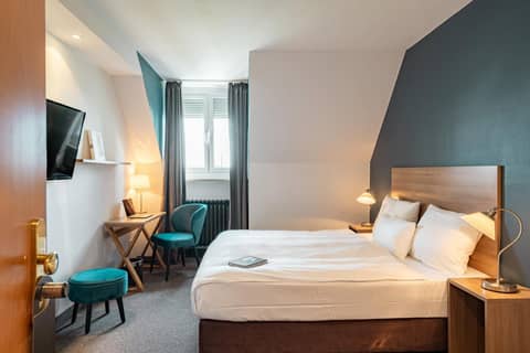 Hotel Stachus — hotel room