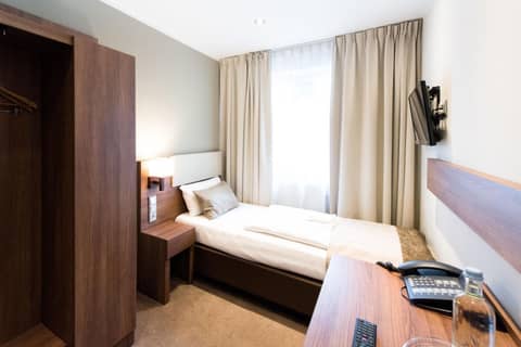 Arena am Zoo by ANS — hotel room