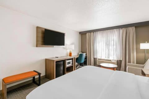 Comfort Inn & Suites Louisville Airport Fair & Expo — photo 7
