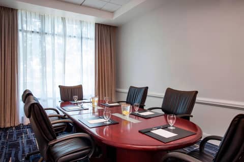 Sheraton Suites Philadelphia Airport — photo 5