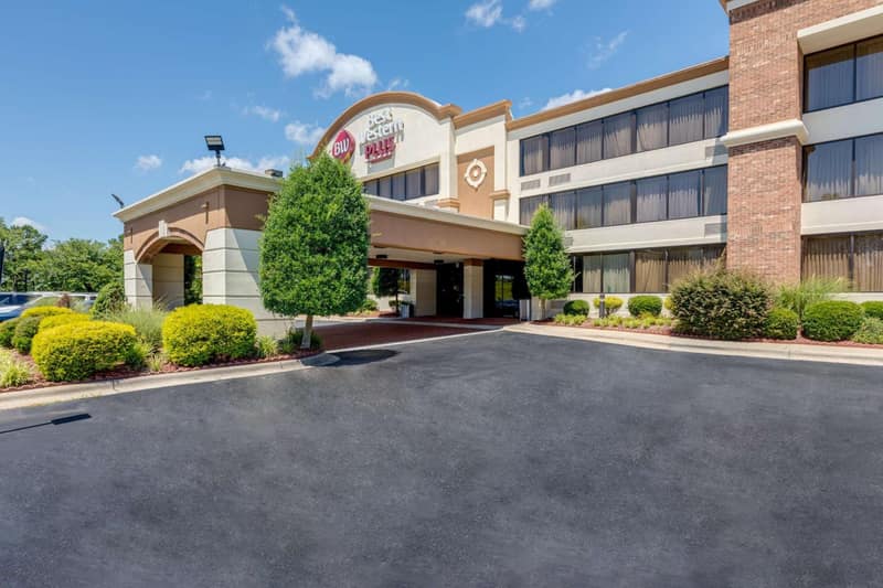 SureStay by Best Western Charlotte Matthews — building