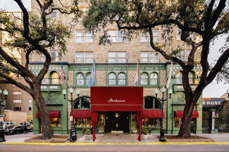 The Pontchartrain Hotel — building