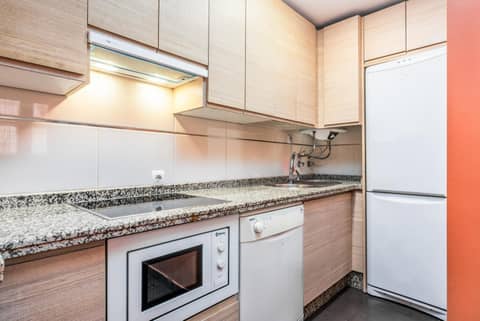 Smartr Sevilla Las Dueñas — kitchen