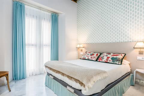 Smartr Sevilla Las Dueñas — hotel room