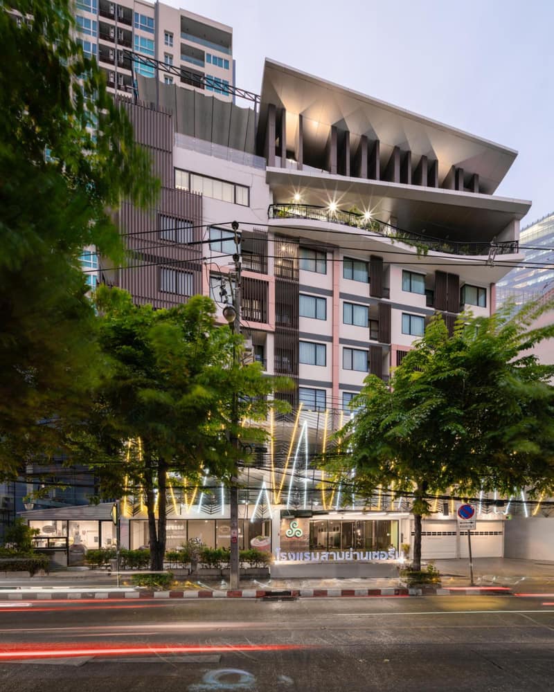 Samyan Serene Hotel — building