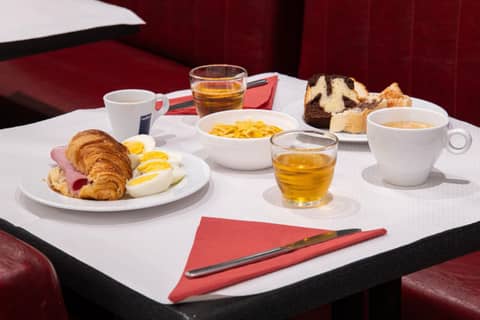 Hôtel Ambassadeur — dining