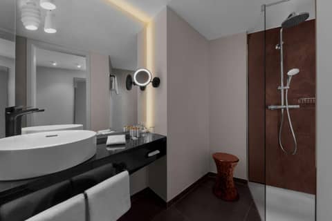 Wasserturm Hotel Cologne, Curio Collection by Hilton — photo 8