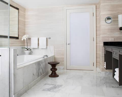 Four Seasons Boston — bathroom