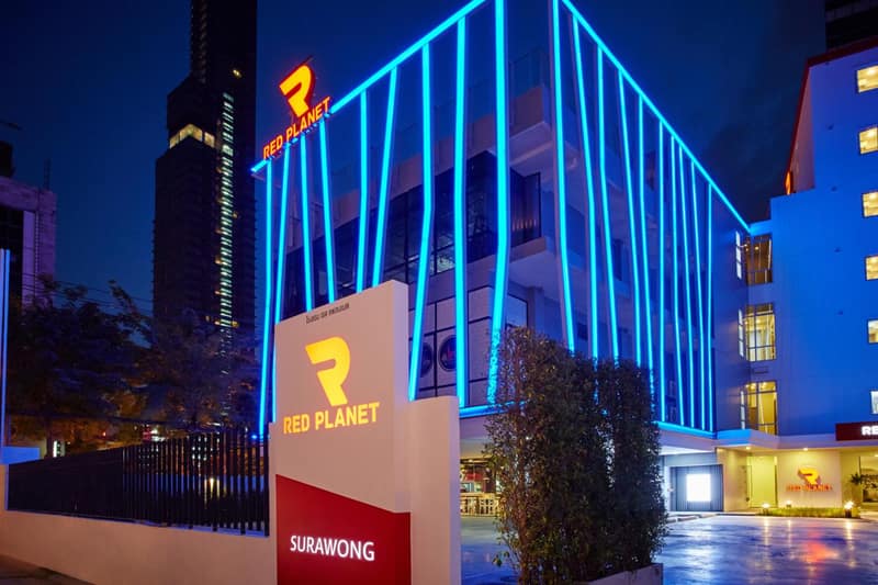 Easy Planet Bangkok Surawong — building