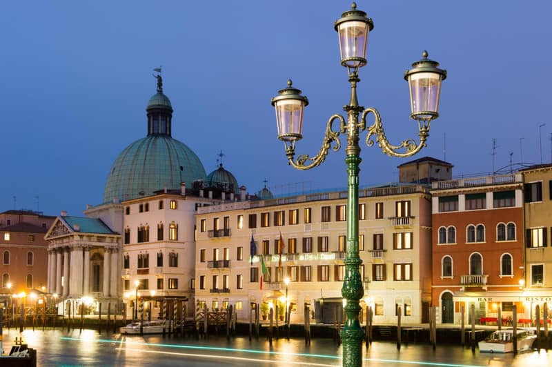 Hotel Carlton On The Grand Canal — building