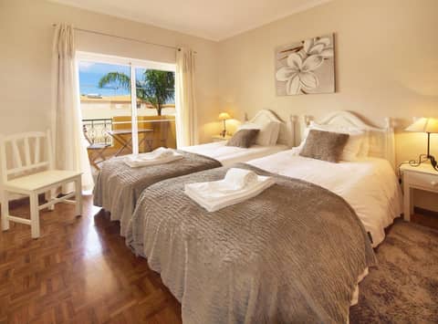 Giramar Apartamentos Turisticos — hotel room