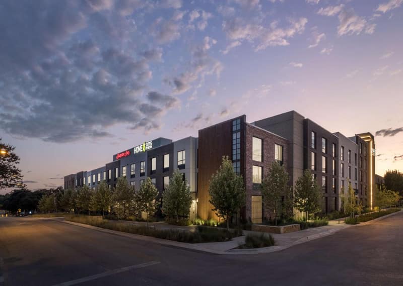 Hampton Inn by Hilton Austin Downtown East Side — building