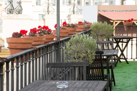 Hotel Plaza — balance & terrace