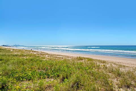 Golden Riviera Absolute Beachfront Resort — photo 8