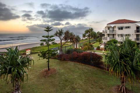 Golden Riviera Absolute Beachfront Resort — photo 9