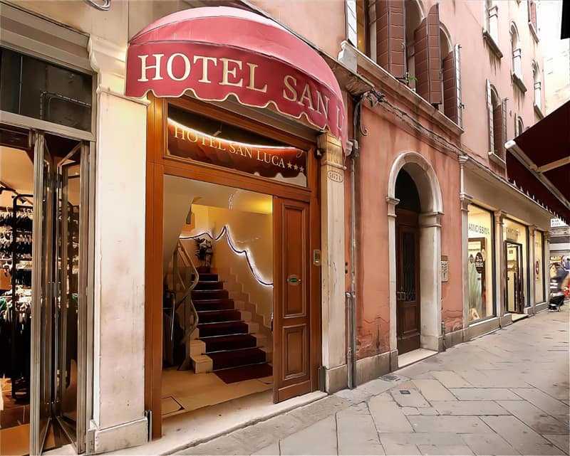 Hotel San Luca Venezia — building