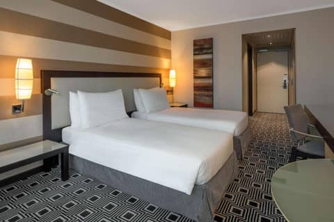 Hilton Geneva Hotel and Conference Centre — photo 7