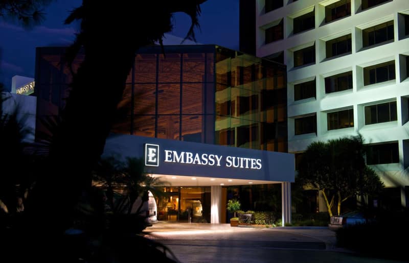 Embassy Suites by Hilton Palm Beach Gardens PGA Boulevard — building