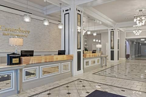 Club Wyndham Canterbury — recepcion & lobby