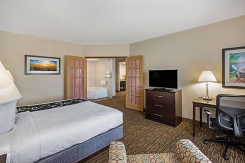 Comfort Inn & Suites Sarasota I75 — photo 2