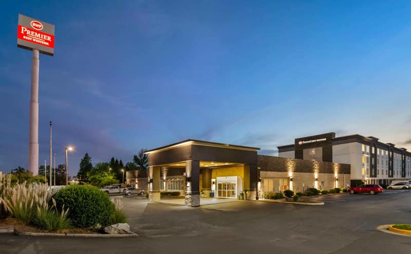 Best Western Premier Richmond City Gateway — building
