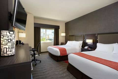 Holiday Inn Express & Suites Naples Downtown - 5th Avenue by IHG — photo 3