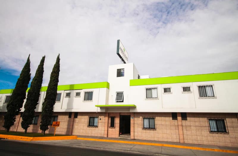 Hotel Arboledas Industrial — building