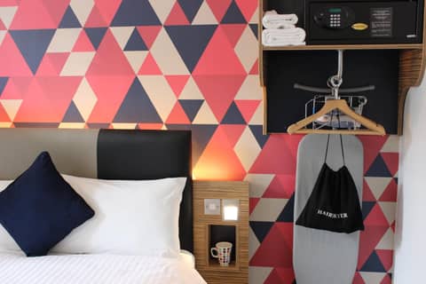 Four Points Flex by Sheraton Edinburgh — hotel room