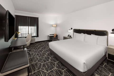 La Quinta Inn & Suites by Wyndham Austin Parmer Tech Ridge — photo 4