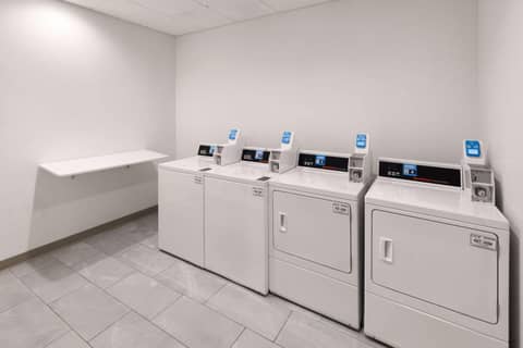 La Quinta Inn & Suites by Wyndham Austin Parmer Tech Ridge — photo 8