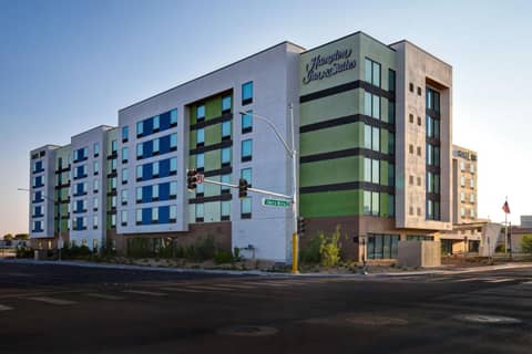 Hampton Inn & Suites Las Vegas Convention Center - No Resort Fee — photo 2