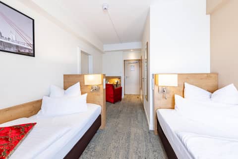 Maingau Hotel — hotel room