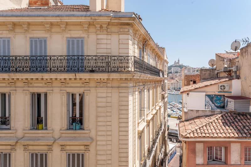 Residhotel Vieux Port — building