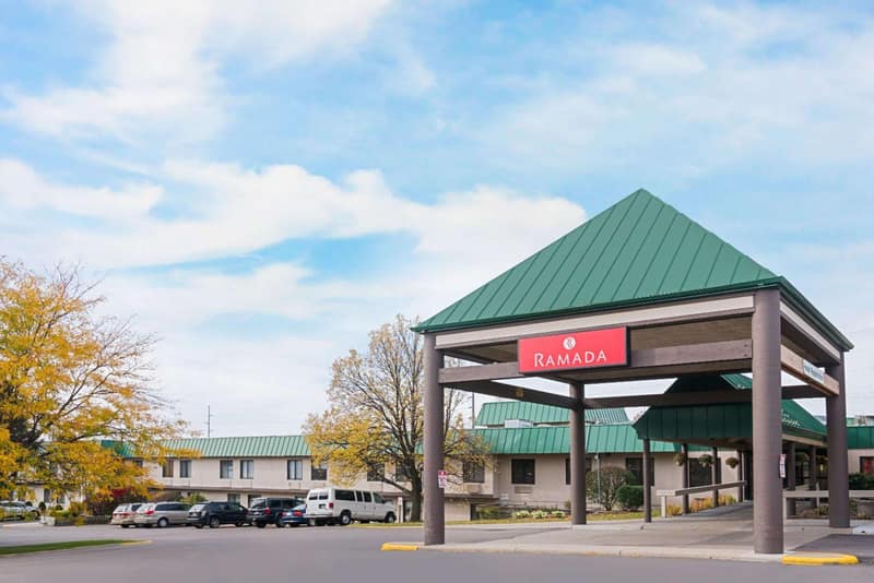 Ramada by Wyndham Plymouth Hotel & Conference Center — building