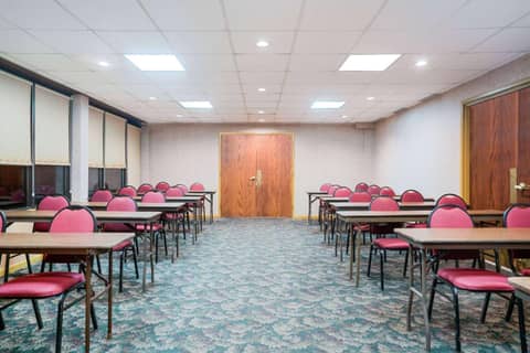 Ramada by Wyndham Plymouth Hotel & Conference Center — photo 3