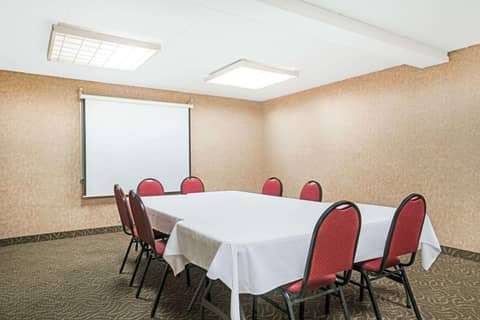 Ramada by Wyndham Plymouth Hotel & Conference Center — photo 8